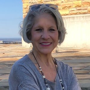 Meet your Posher, Carol